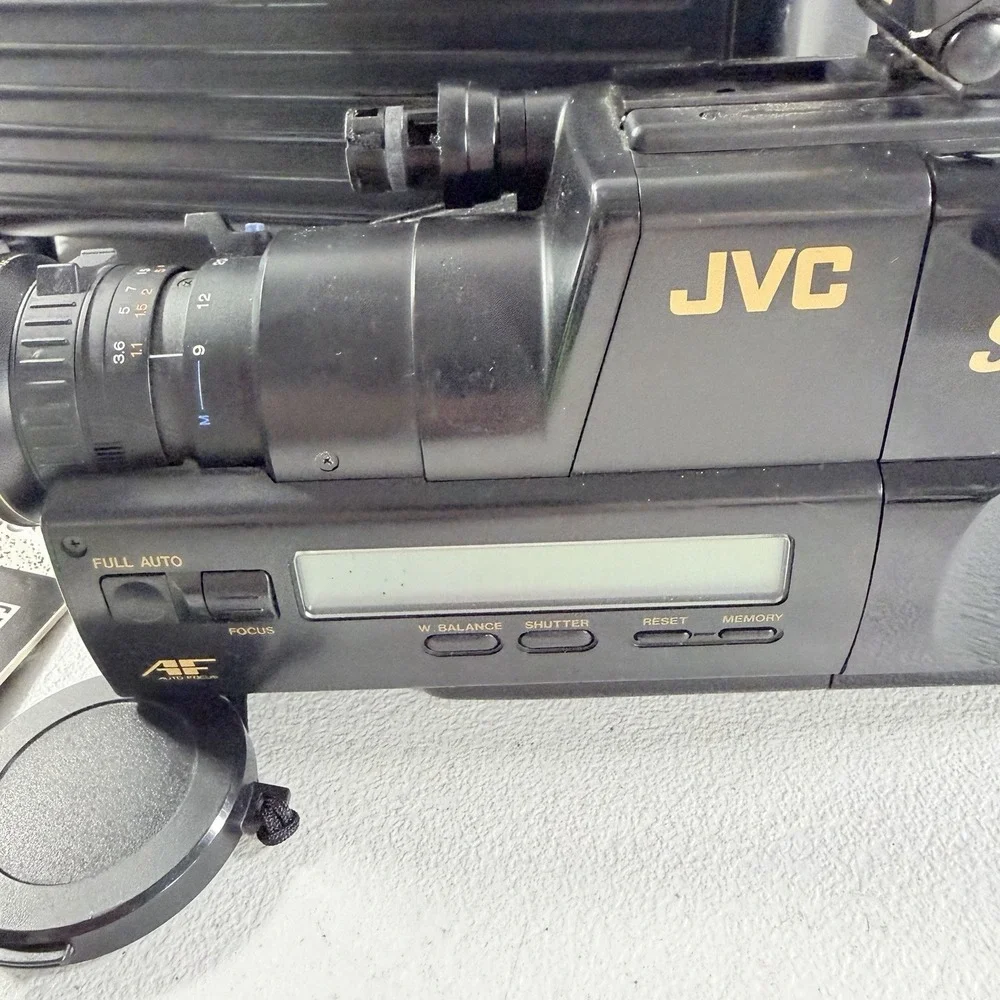 JVC GR-S55U S-VHS VHSC Camcorder Video Camera W/ Hard Case POWERS ON READ